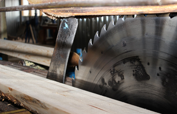 Распиловка древесины на дисковым оборудованием